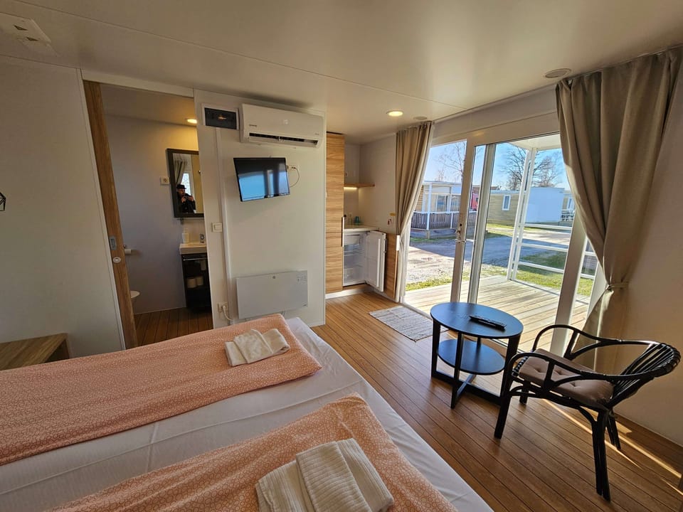 Standard Bungalow | Blackout drapes, soundproofing, iron/ironing board, free WiFi