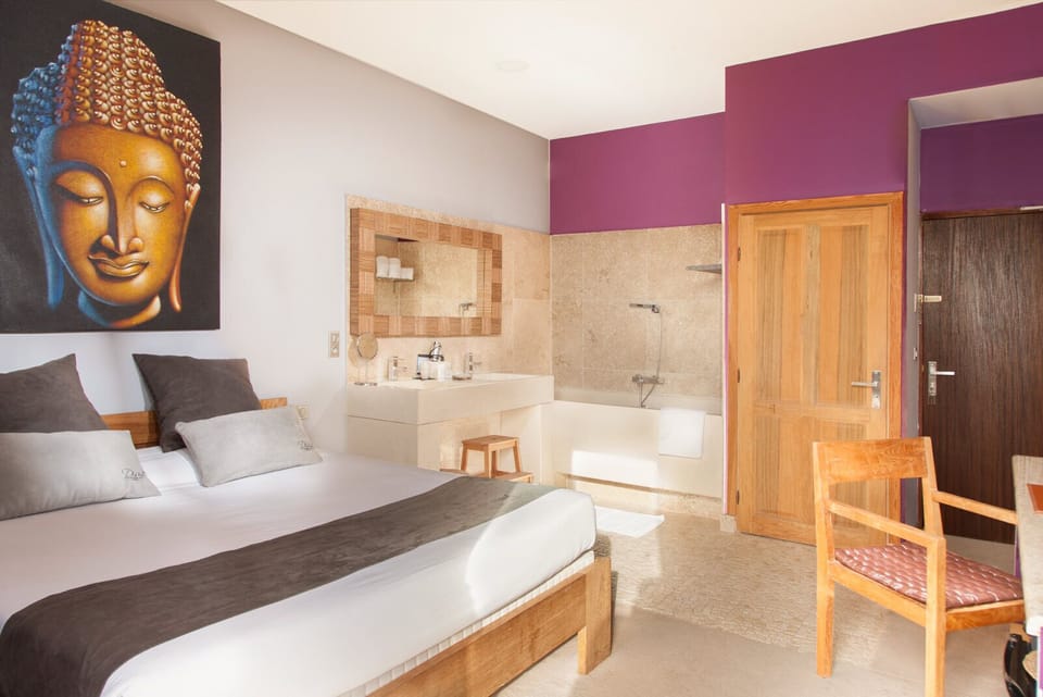 Deluxe with terrace | Bathroom | Combined shower/tub, deep soaking tub, free toiletries, hair dryer