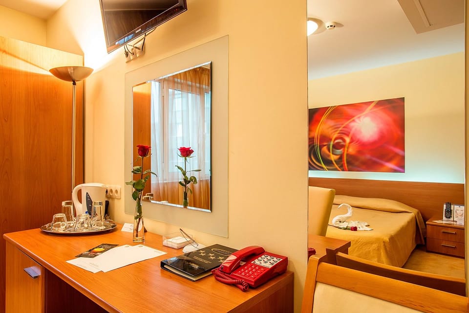Double Room (with Free underground parking) | Desk, soundproofing, free cribs/infant beds, free WiFi