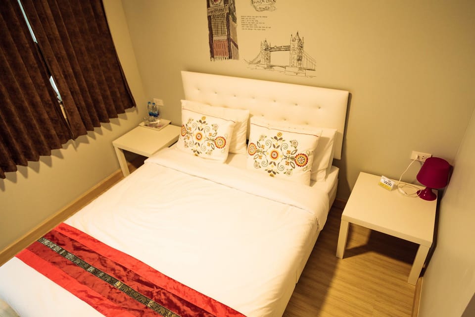 Standard Room | Desk, WiFi (free)