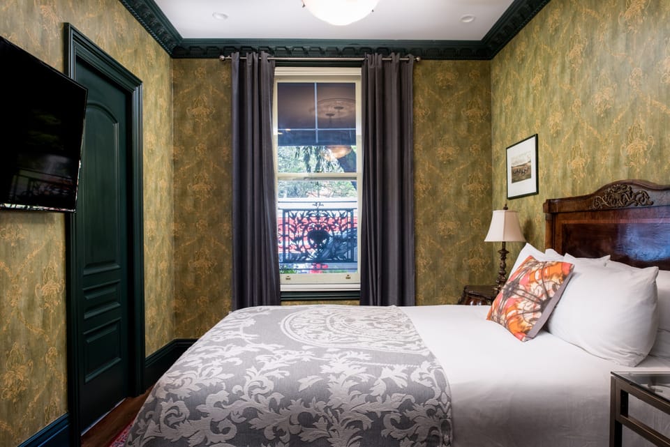 Economy Room | Individually decorated, individually furnished, soundproofing