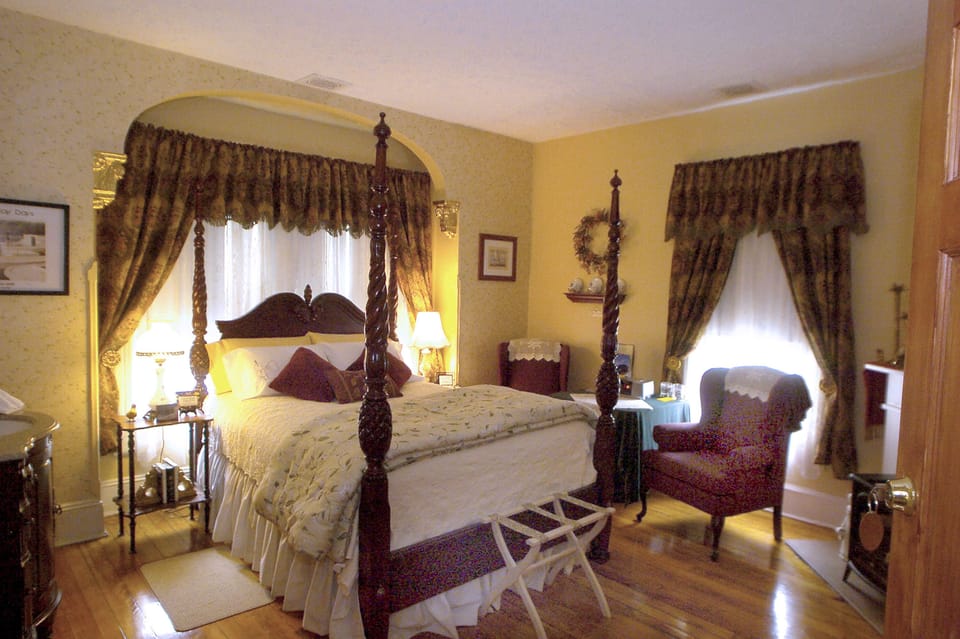  Luxury Room, 1 Queen Bed, Private Bathroom (The Haven) | Egyptian cotton sheets, premium bedding, pillowtop beds