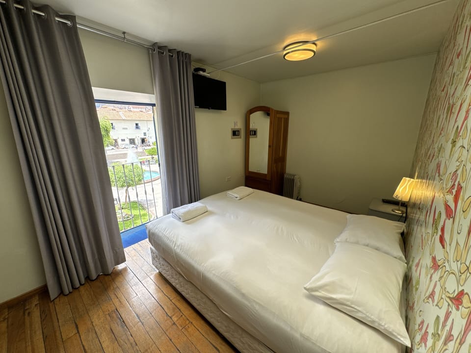 Double Room | In-room safe, iron/ironing board, free WiFi