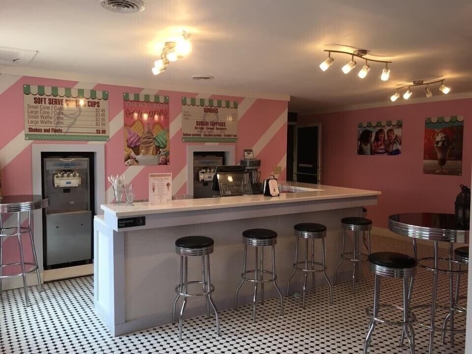 Ice cream parlor at the clubhouse 