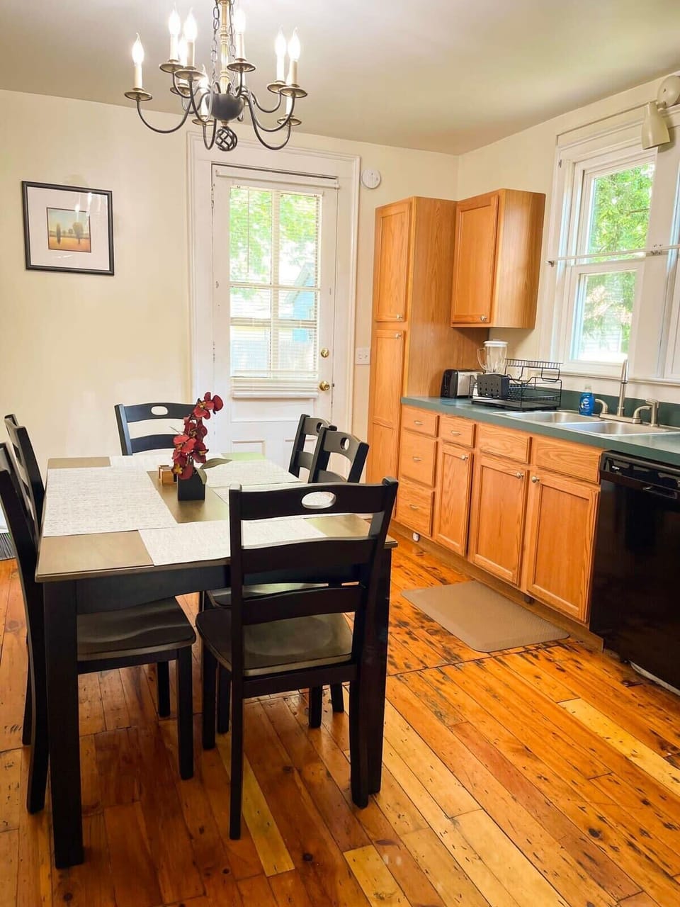 Inviting eat-in kitchen with a perfect setup for casual dining.