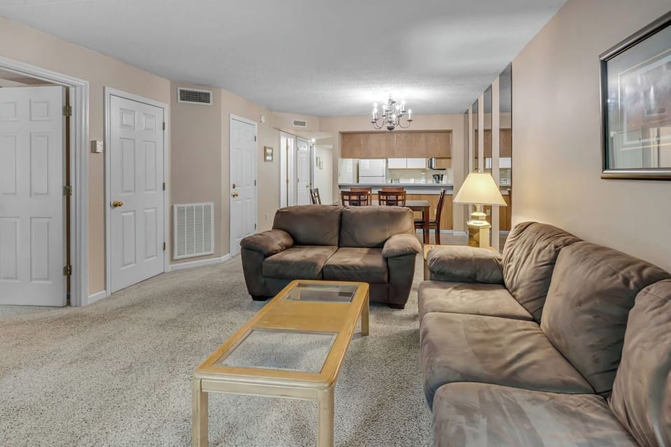 Large living and dinning area