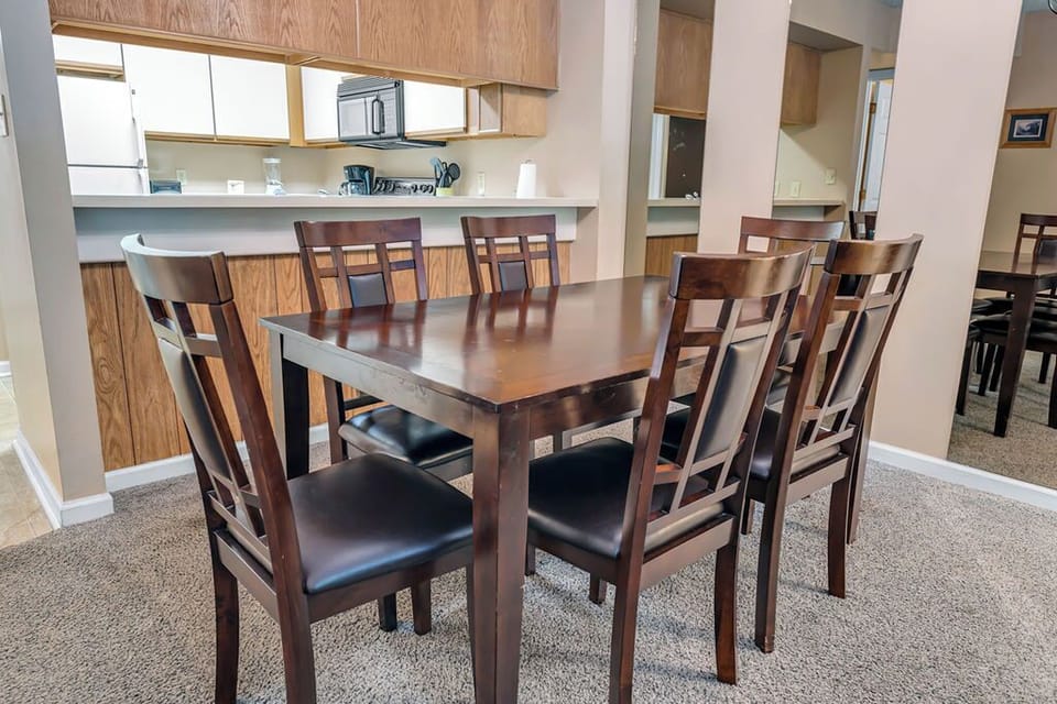 pass through kitchen counter is very convenient