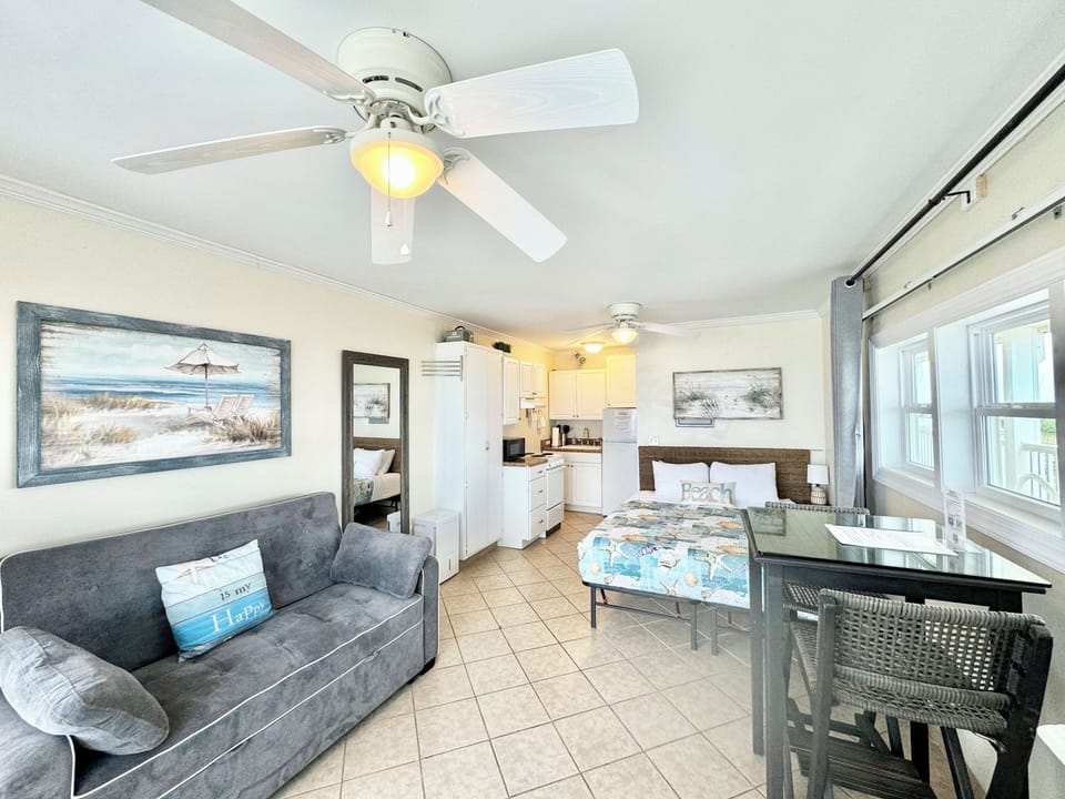 300sqft ocean view studio unit.