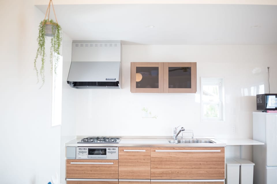 Fridge, microwave, stovetop, electric kettle