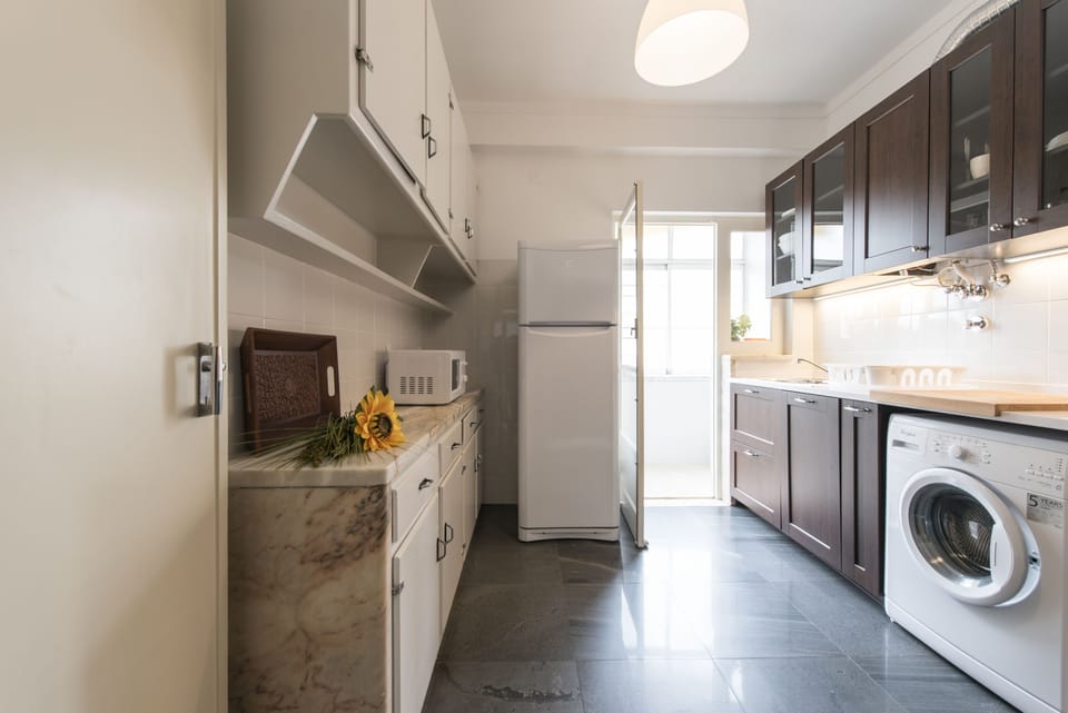Kitchen fully equipped.