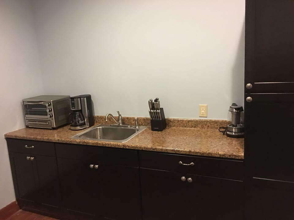 Kitchenette 