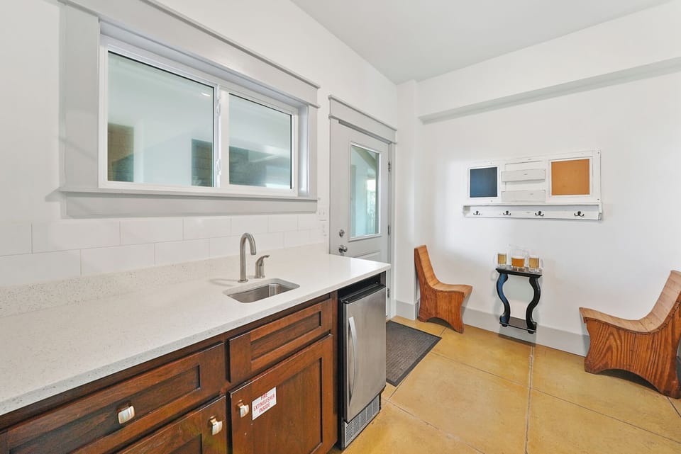 1st floor kitchenette