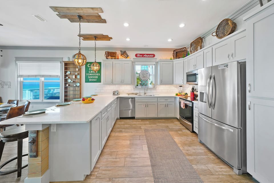 2nd Floor Fully Equipped Kitchen W/ Island Bar Seating