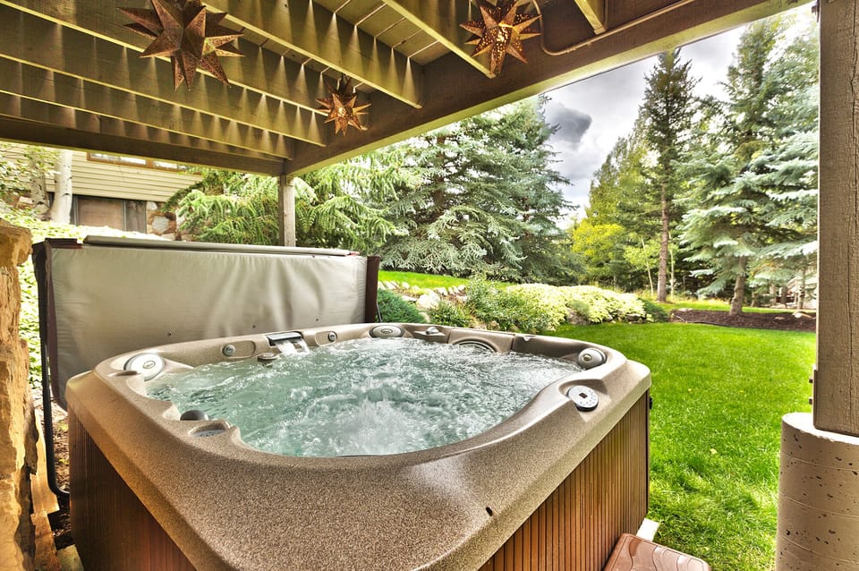 Relax after a long day on the slopes or your hike or bike ride in the hot tub!