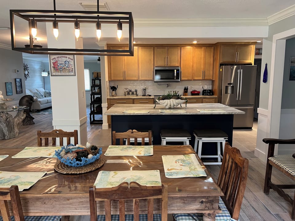 Dining into kitchen