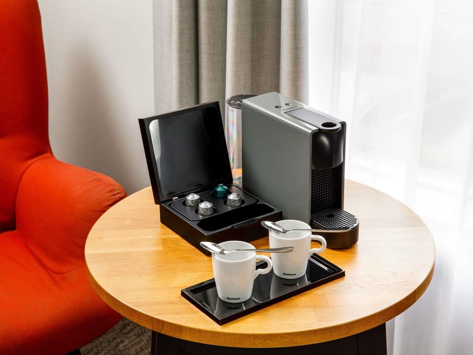 20 bedrooms, premium bedding, memory foam beds, in-room safe