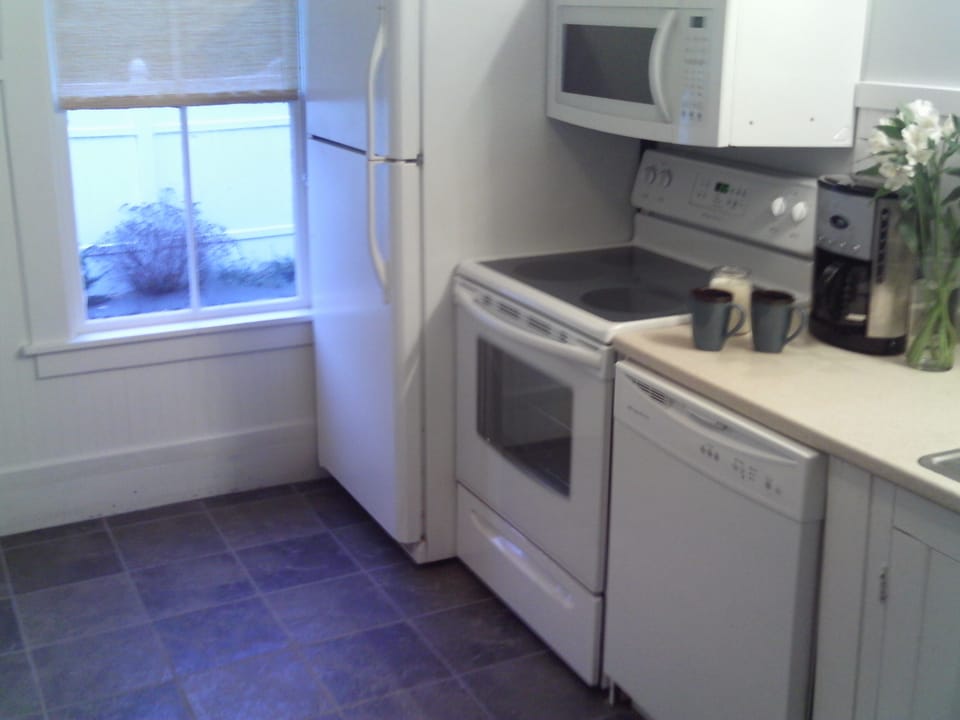 A Fully Equipped Kitchen!