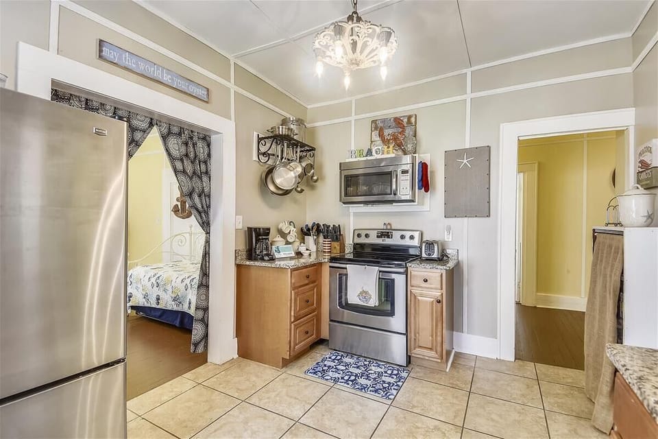 What a cool kitchen! You're going to have fun cooking or blending or making Mermaid Morning Bliss (#MMMBliss) coffee here!