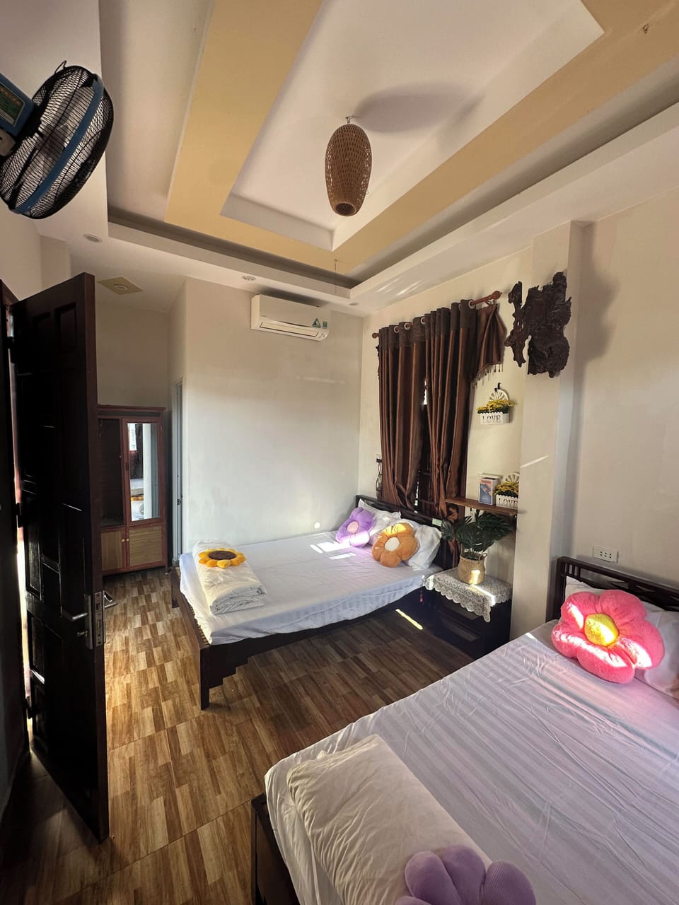 Basic Double or Twin Room | Desk