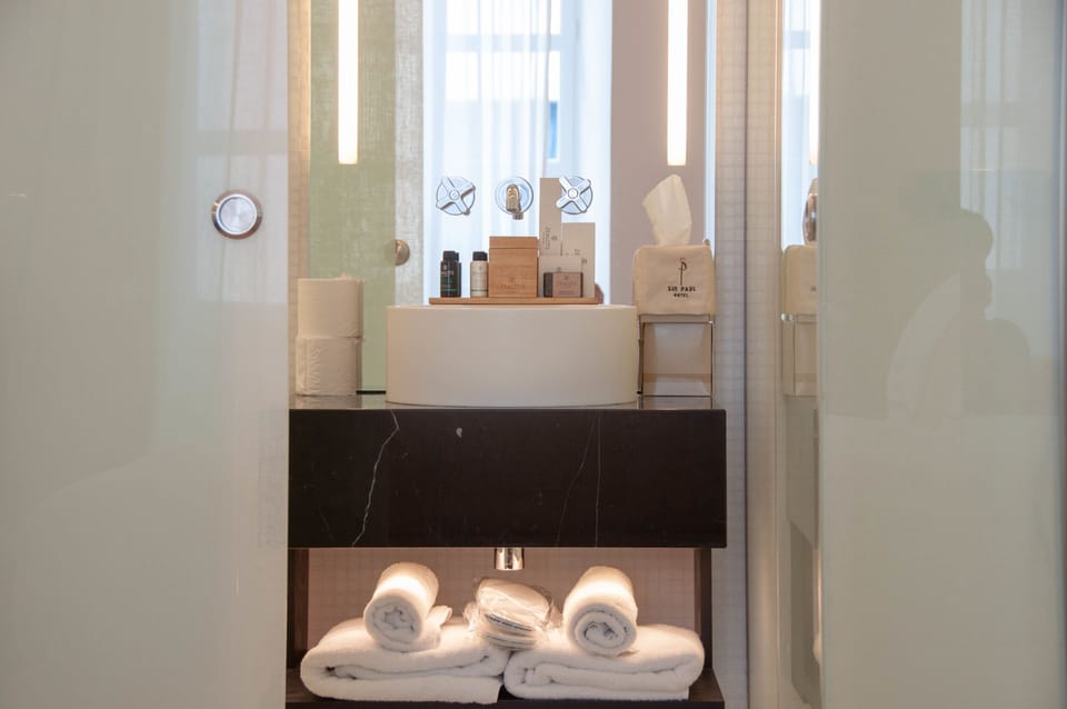 Shower, free toiletries, hair dryer, bathrobes