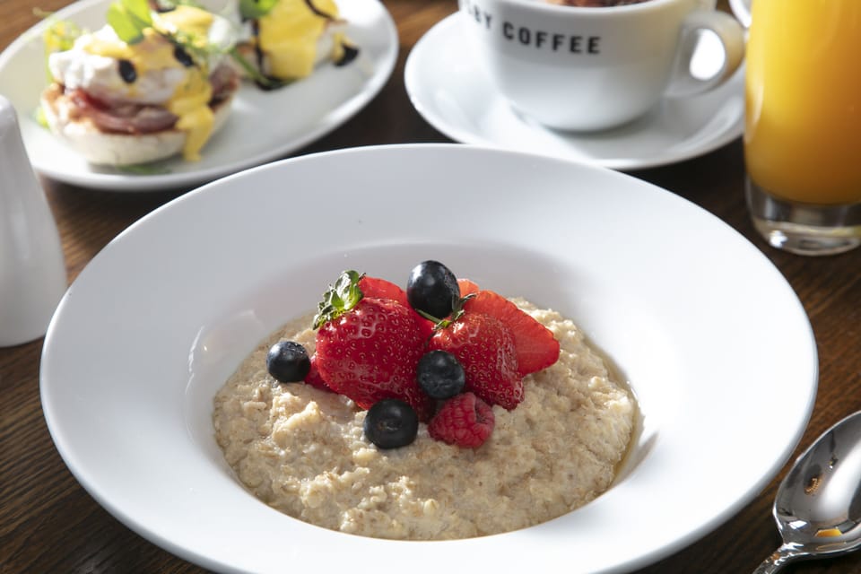 Daily cooked-to-order breakfast (GBP 8.95 per person)