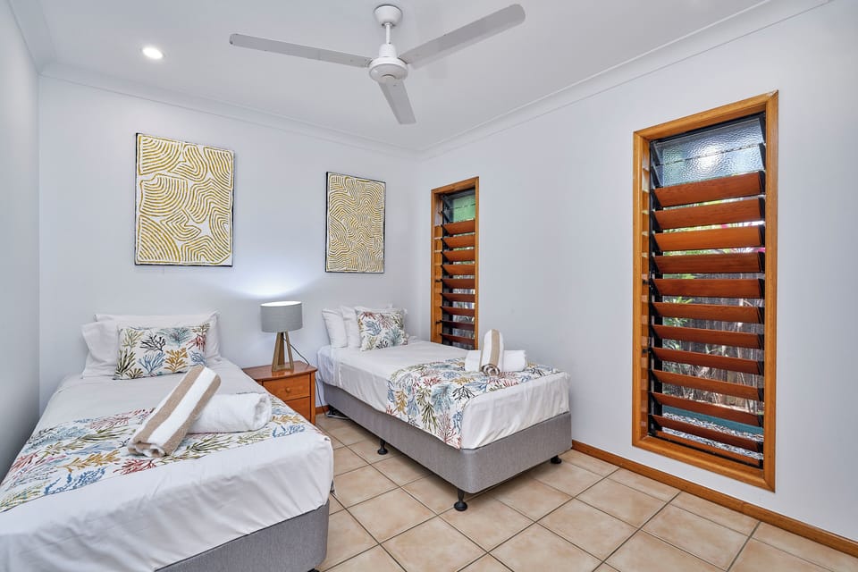 5 bedrooms, in-room safe, laptop workspace, iron/ironing board