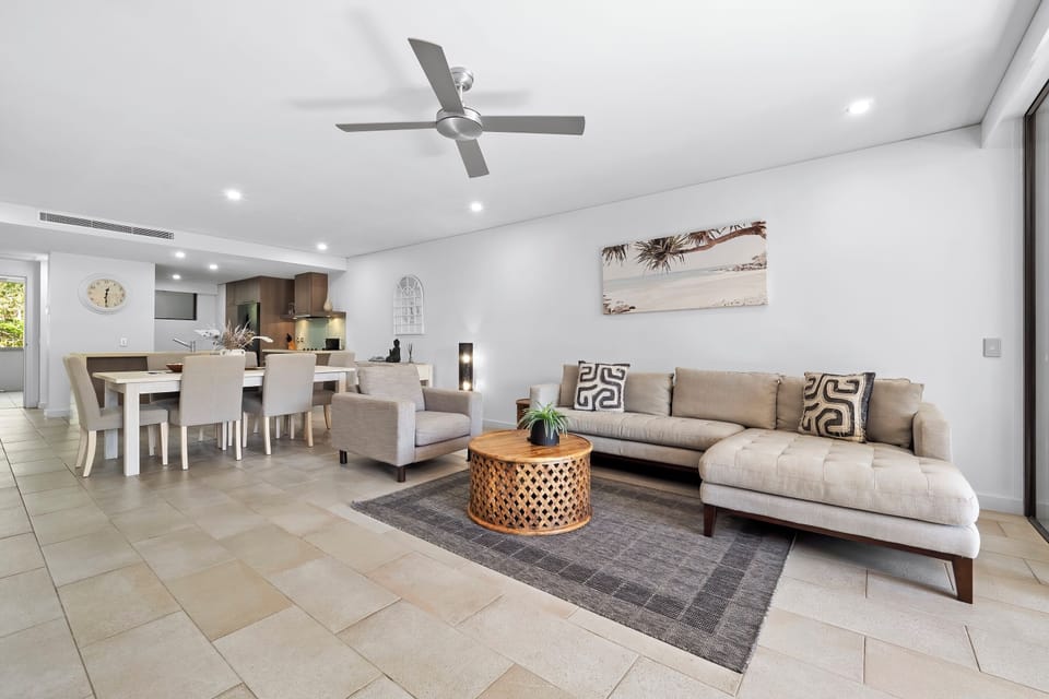 2 Bedroom Apartment | 2 bedrooms, individually decorated, individually furnished, desk