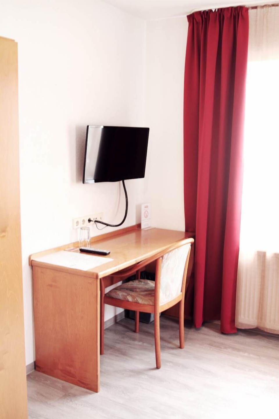 Single Room | Minibar, desk, free WiFi, bed sheets