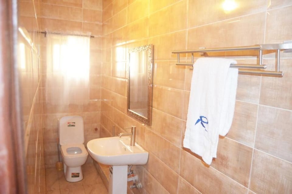 Shower, towels