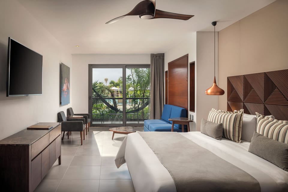 Junior Suite at Hotel Ventus Ha | Down comforters, minibar, in-room safe, iron/ironing board