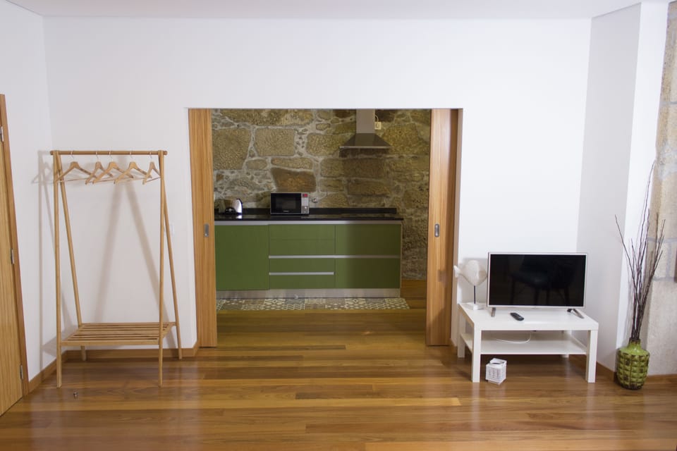 Studio (1st Floor) | Private kitchenette | Fridge, microwave, oven, stovetop