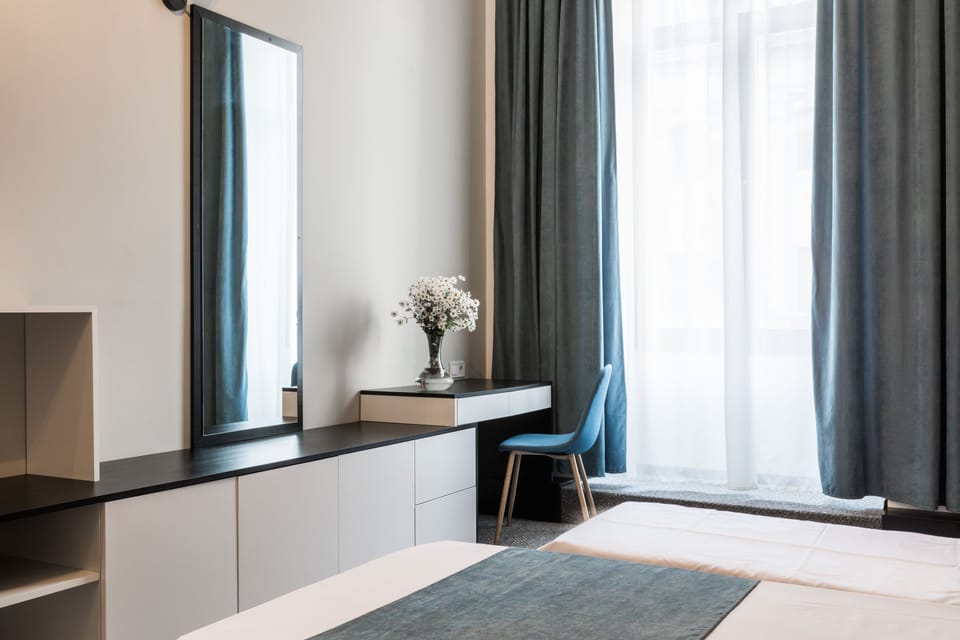 Minibar, in-room safe, desk, iron/ironing board