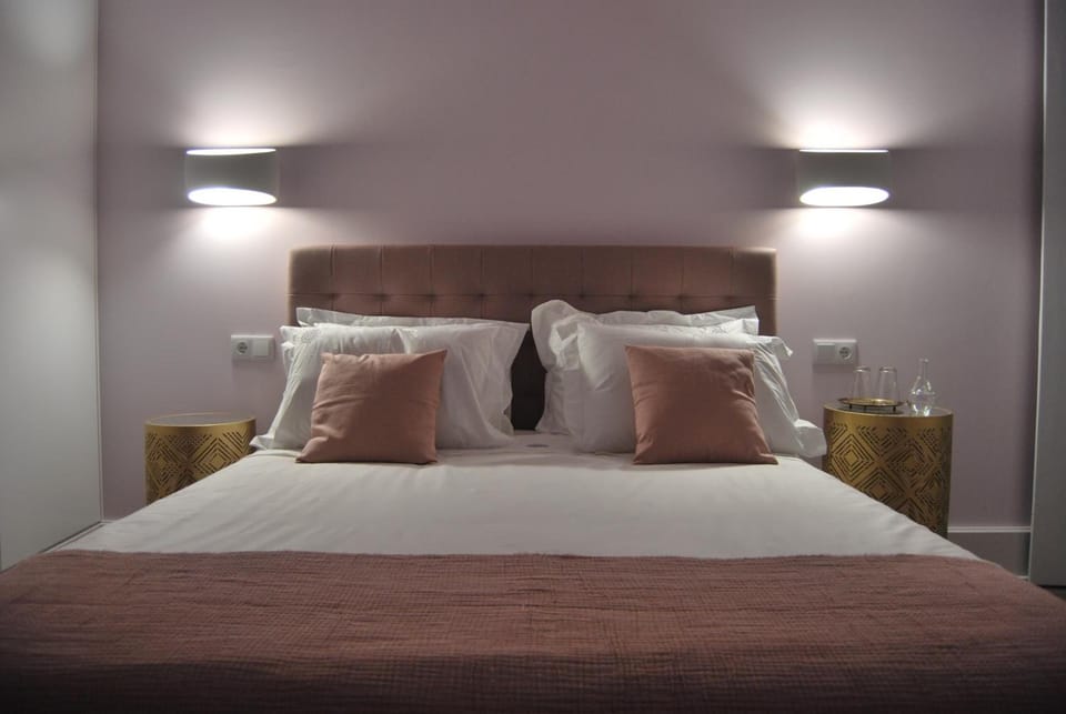 Minibar, soundproofing, free WiFi, bed sheets