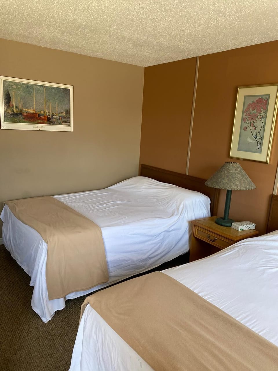 Standard Room, 2 Queen Beds | WiFi (free), bed sheets