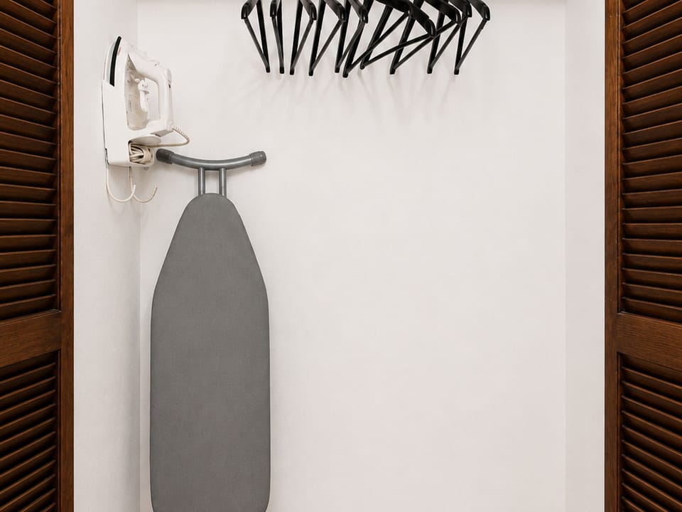 Superior Room, Ocean View | Wardrobe