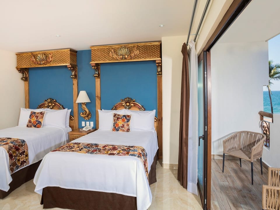 Premium Double Room | In-room safe, iron/ironing board, free wired internet, bed sheets