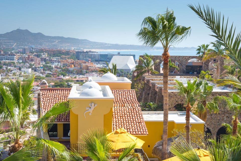 View coming down stairs from pool level, note Gecko on the Villa.