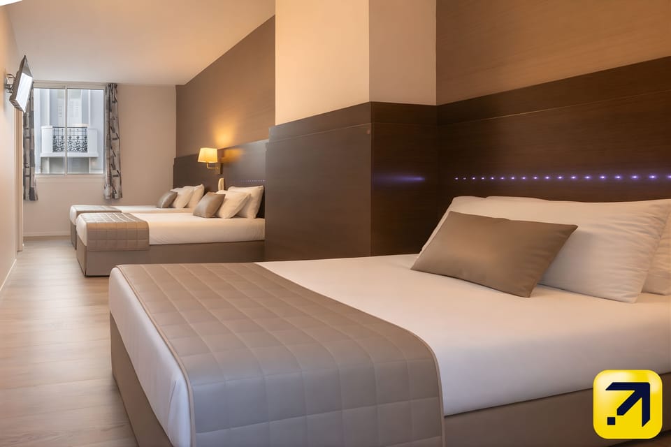 Triple Room | Desk, blackout drapes, soundproofing, free WiFi