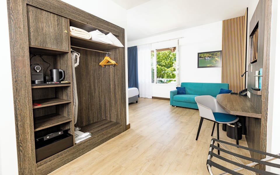Deluxe Room, 1 Double Bed with Sofa bed, Lagoon View (2 Guests) | In-room safe, desk, blackout drapes, soundproofing