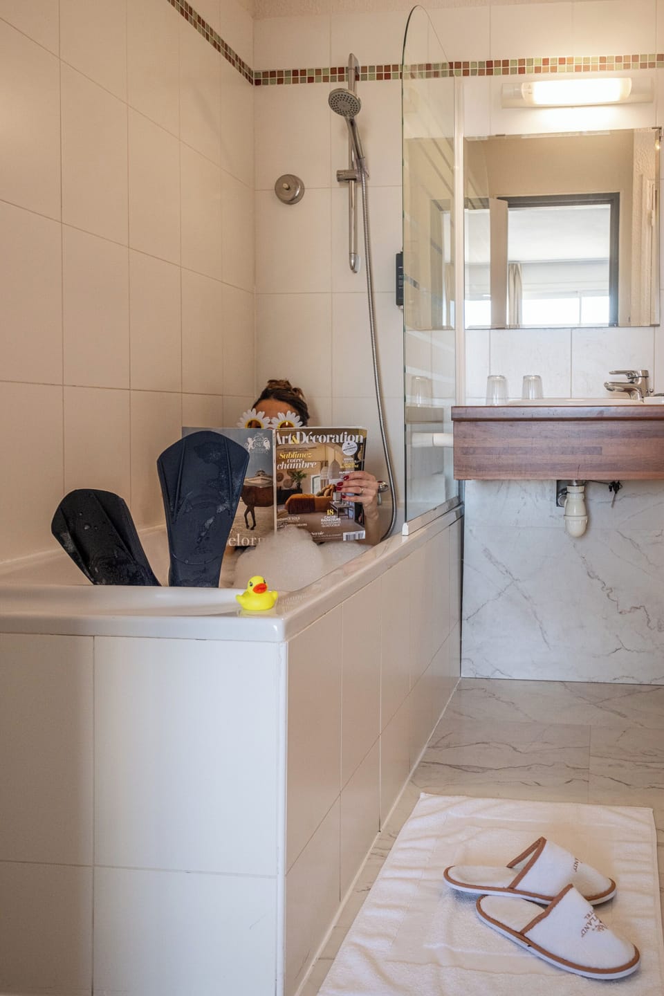 Superior Double Room, Balcony | Bathroom | Free toiletries, hair dryer, towels
