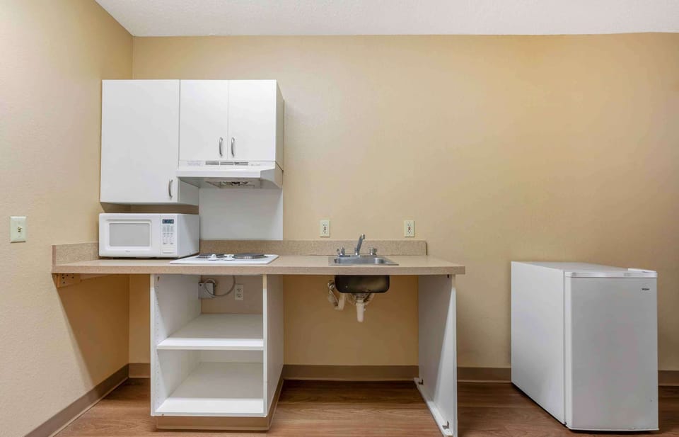 Studio, 1 Queen Bed, Accessible, Non Smoking | Private kitchen | Fridge, microwave, stovetop