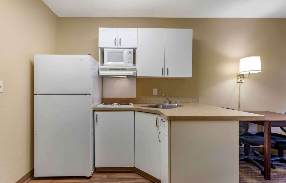 Studio, 2 Double Beds, Non Smoking | Private kitchen | Full-size fridge, microwave, stovetop, coffee/tea maker
