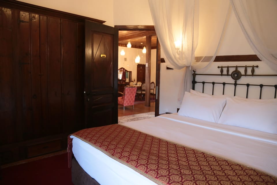 Deluxe Double or Twin Room | In-room safe, individually decorated, individually furnished, desk