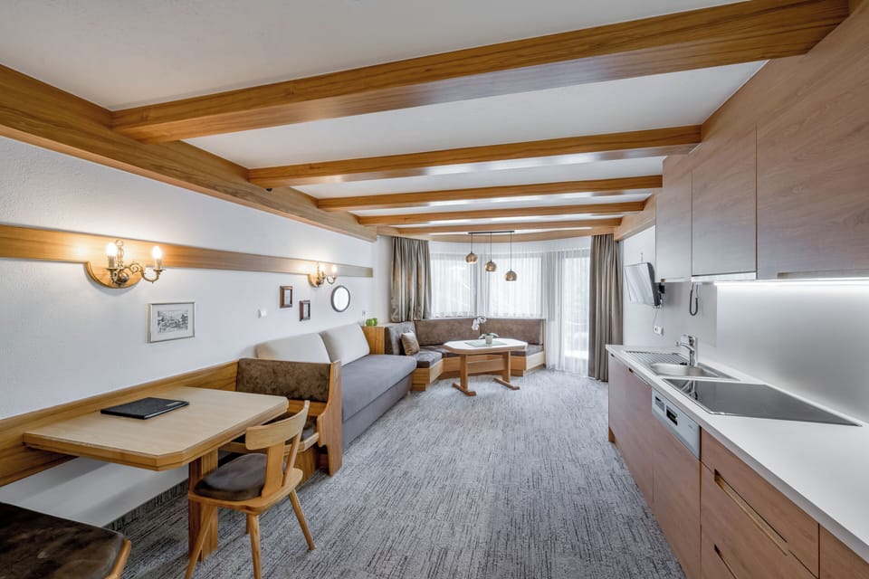 Apartment (up to 3 people , Ap. 6/7) | In-room safe, desk, soundproofing, free cribs/infant beds