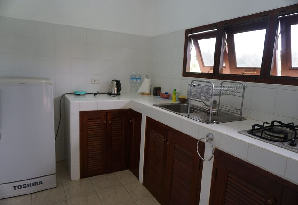 2 Bedroom House | Private kitchen | Fridge, electric kettle