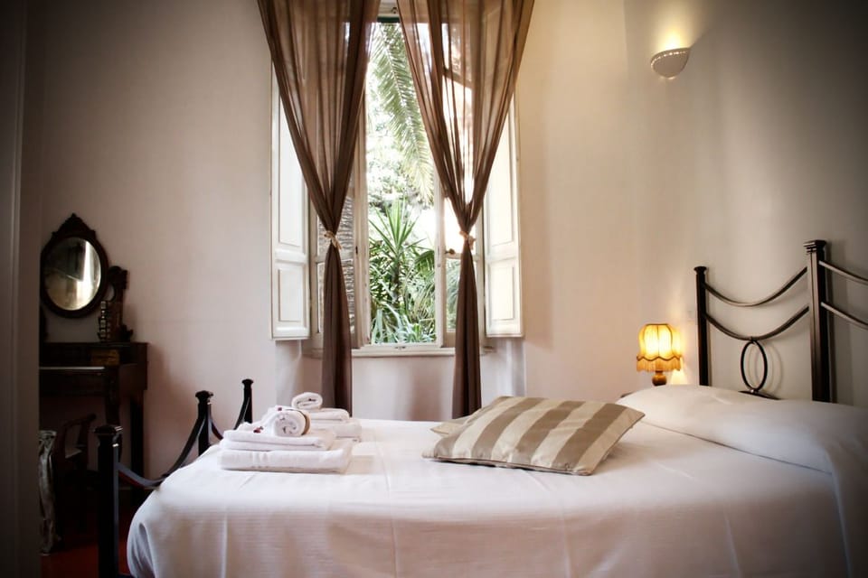 Classic Double or Twin Room, Connecting Rooms | Premium bedding, down comforters, minibar, desk