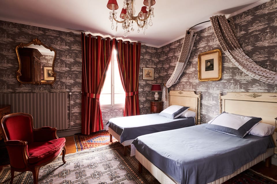 Comfort Twin Room, Garden View | Minibar, individually decorated, individually furnished, desk