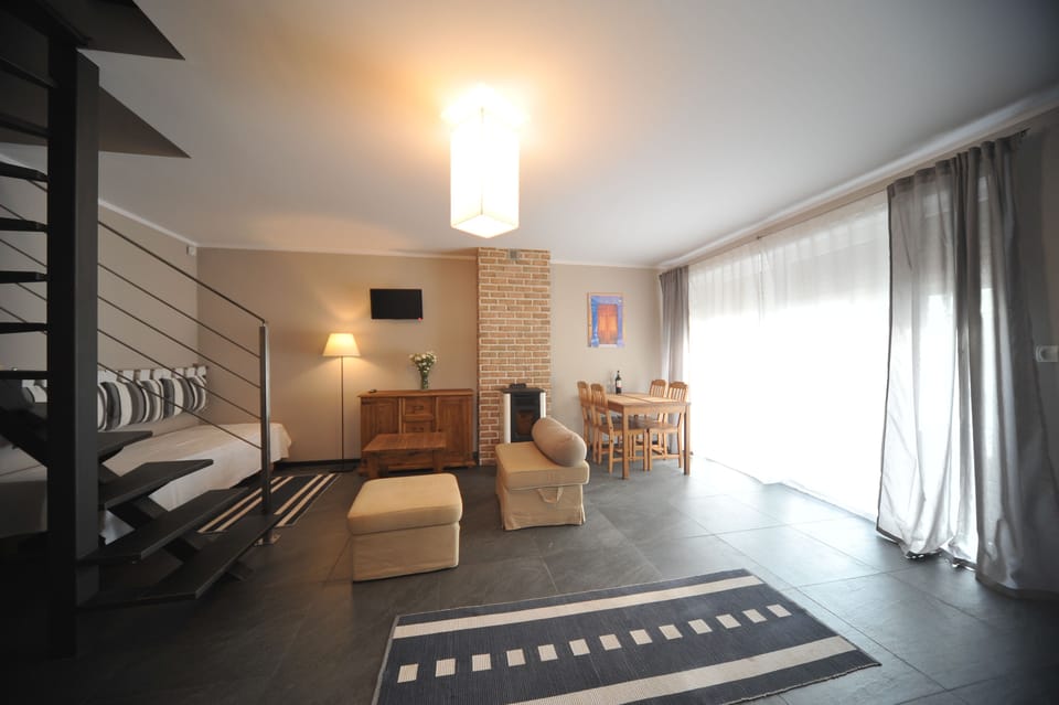 Apartment, 2 Bedrooms, Lake View | Iron/ironing board, free cribs/infant beds, free WiFi