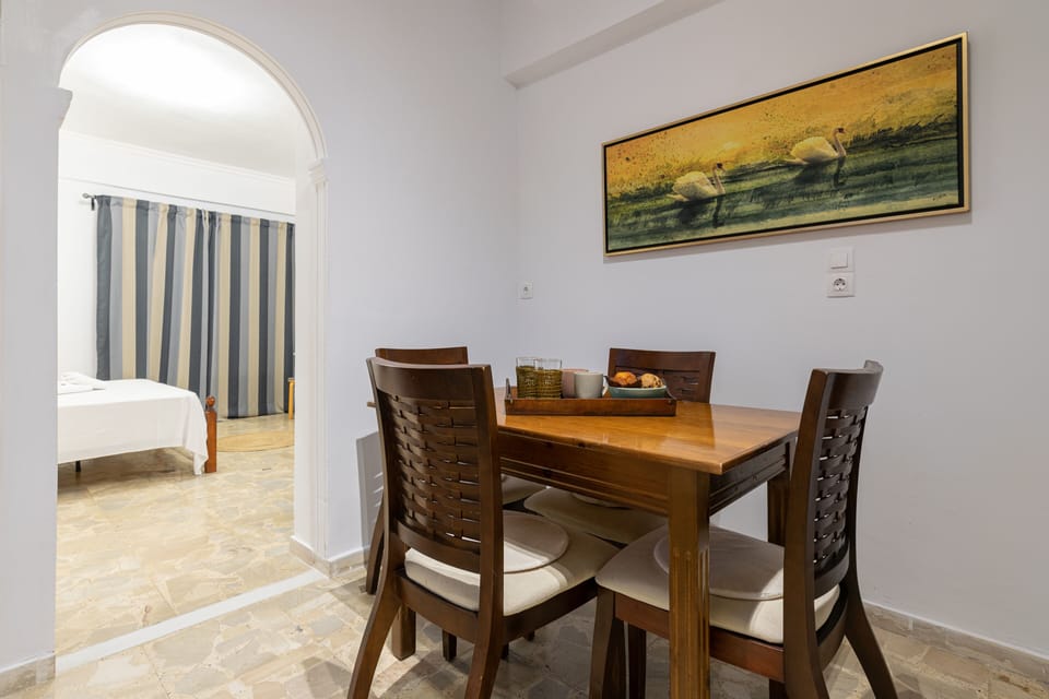 Apartment, 1 Bedroom | In-room dining