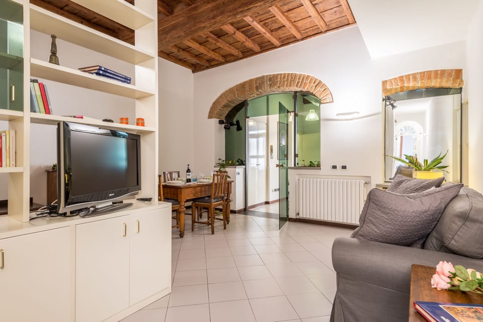 Standard Apartment, 2 Bedrooms, Balcony | Living area